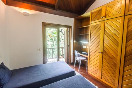 Casa de condomínio à venda com 650m², 5 quartos e 8 vagasQuarto 2