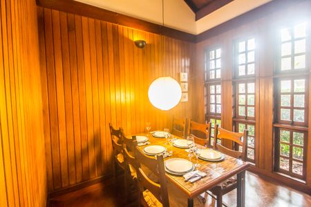 Casa de condomínio à venda com 650m², 5 quartos e 8 vagasCopa