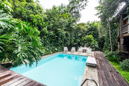 Casa de condomínio à venda com 650m², 5 quartos e 8 vagasPiscina