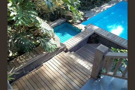 Casa de condomínio à venda com 650m², 5 quartos e 8 vagasPiscina