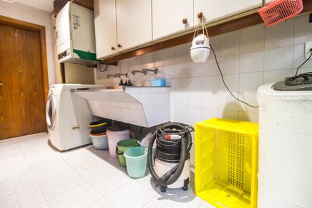 Casa de condomínio à venda com 650m², 5 quartos e 8 vagasÁrea de Serviço