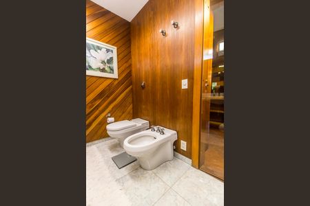 Casa de condomínio à venda com 650m², 5 quartos e 8 vagasBanheiro da Suíte 1