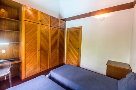 Casa de condomínio à venda com 650m², 5 quartos e 8 vagasQuarto 2