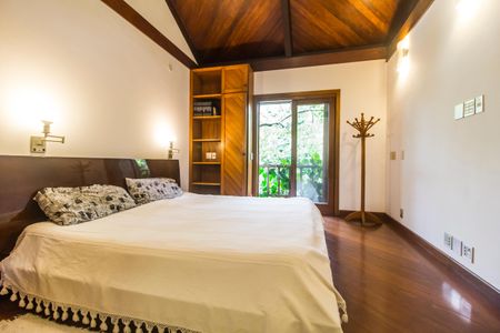 Casa de condomínio à venda com 650m², 5 quartos e 8 vagasSuíte 1