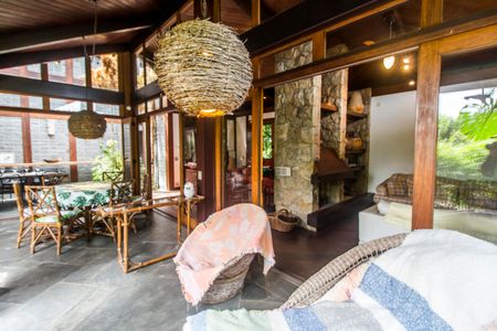 Casa de condomínio à venda com 650m², 5 quartos e 8 vagasVaranda