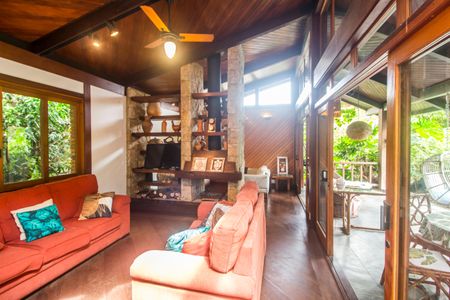 Casa de condomínio à venda com 650m², 5 quartos e 8 vagasSala