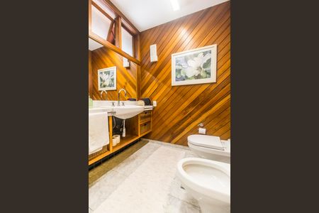 Casa de condomínio à venda com 650m², 5 quartos e 8 vagasBanheiro da Suíte 1