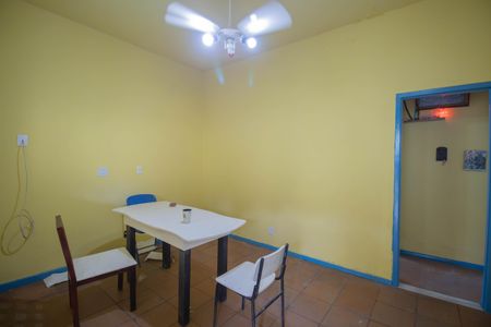 Sala de casa para alugar com 2 quartos, 60m² em Jardim Nova República, São Gonçalo