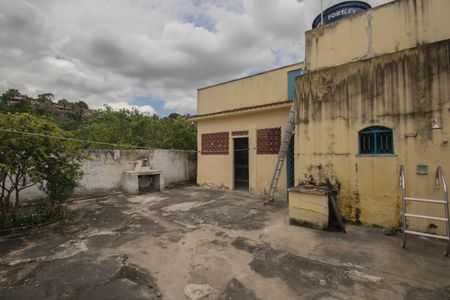 Casa para alugar com 60m², 2 quartos e sem vagaQuintal