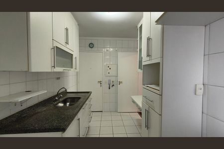 Apartamento à venda com 86m², 3 quartos e 2 vagasCozinha