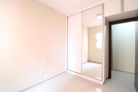 Quarto 1 de apartamento para alugar com 3 quartos, 88m² em Santa Maria, Uberlândia