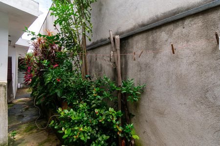 Casa à venda com 86m², 2 quartos e 2 vagasCorredor Externo