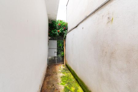 Casa à venda com 86m², 2 quartos e 2 vagasCorredor Externo