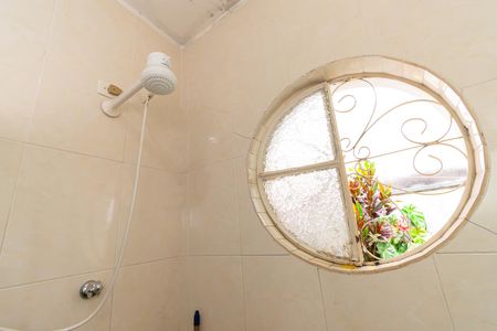 Casa à venda com 86m², 2 quartos e 2 vagasBanheiro