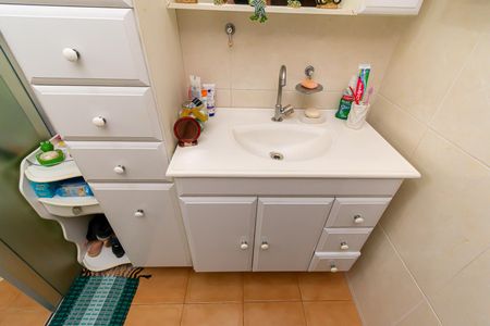 Casa à venda com 86m², 2 quartos e 2 vagasBanheiro