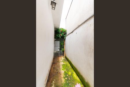 Casa à venda com 86m², 2 quartos e 2 vagasCorredor Externo