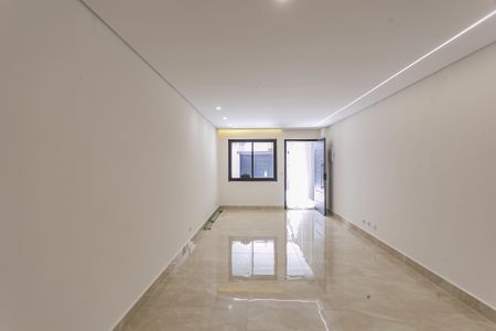 Sala de casa à venda com 4 quartos, 205m² em Vila Gumercindo, São Paulo