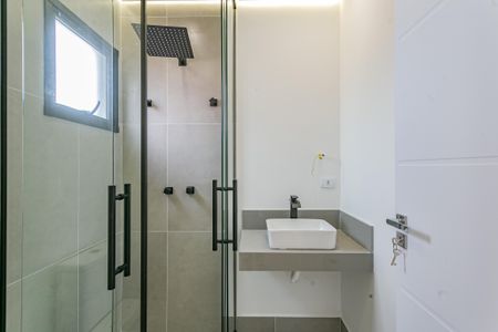 Casa à venda com 205m², 4 quartos e 2 vagas Casa à venda com 205m², 4 quartos e 2 vagasBanheiro da Suíte 1