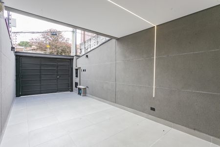 Casa à venda com 205m², 4 quartos e 2 vagas Casa à venda com 205m², 4 quartos e 2 vagasGaragem