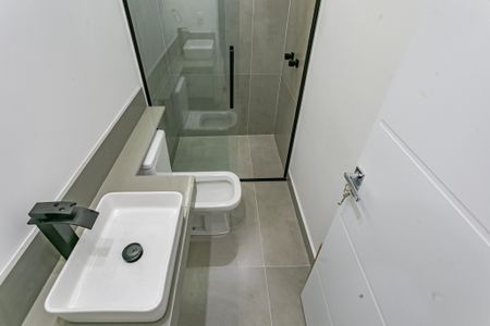 Casa à venda com 205m², 4 quartos e 2 vagas Casa à venda com 205m², 4 quartos e 2 vagasBanheiro da Suíte 2