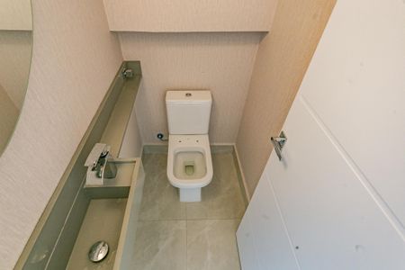 Lavabo de casa à venda com 4 quartos, 205m² em Vila Gumercindo, São Paulo