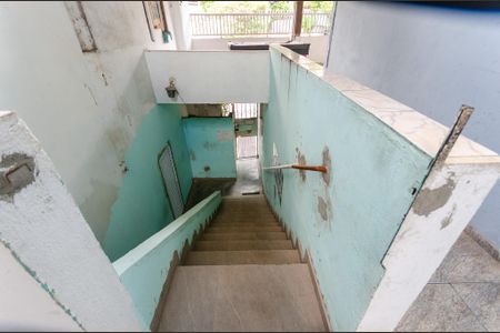 Casa para alugar com 150m², 2 quartos e sem vagaEscada