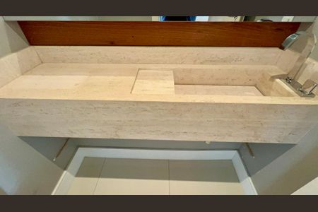 Apartamento à venda com 108m², 2 quartos e 2 vagasLavabo