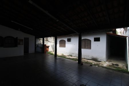 Casa para alugar com 225m², 3 quartos e 5 vagasQuintal