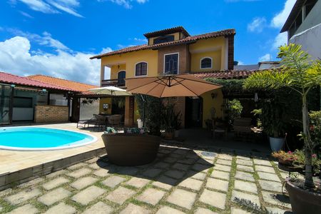 Casa de condomínio para alugar com 306m², 3 quartos e 2 vagasQuintal