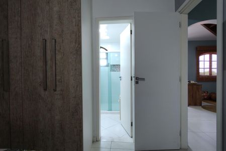 Casa de condomínio para alugar com 306m², 3 quartos e 2 vagasQuarto 2 - Suíte