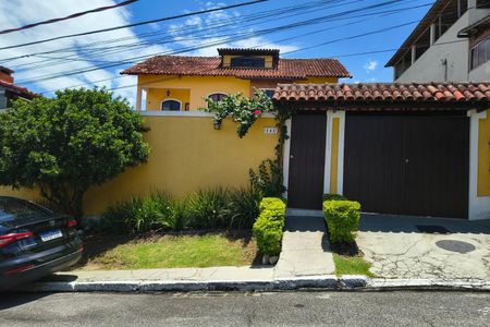 Casa de condomínio para alugar com 306m², 3 quartos e 2 vagasFachada 