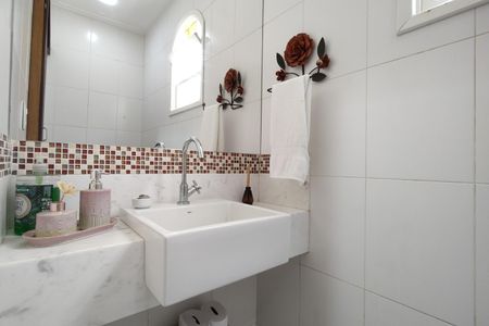 Casa de condomínio para alugar com 306m², 3 quartos e 2 vagasLavabo