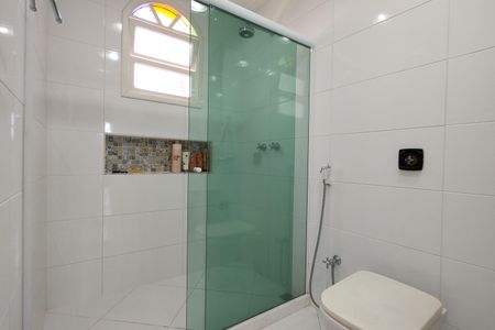 Casa de condomínio para alugar com 306m², 3 quartos e 2 vagasBanheiro Social