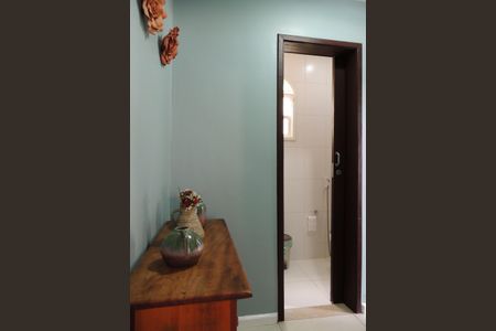 Casa de condomínio para alugar com 306m², 3 quartos e 2 vagasHall