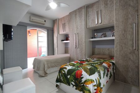 Casa de condomínio para alugar com 306m², 3 quartos e 2 vagasQuarto 2 - Suíte