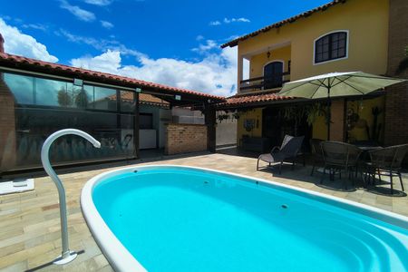 Casa de condomínio para alugar com 306m², 3 quartos e 2 vagasPiscina