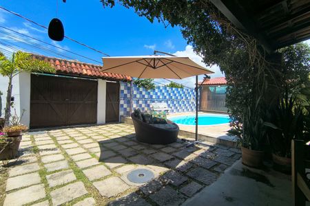 Casa de condomínio para alugar com 306m², 3 quartos e 2 vagasQuintal