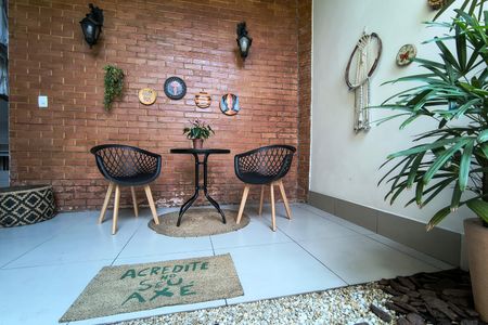 Casa de condomínio para alugar com 306m², 3 quartos e 2 vagasQuintal