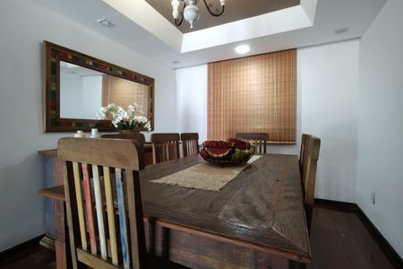 Casa de condomínio para alugar com 306m², 3 quartos e 2 vagasSala