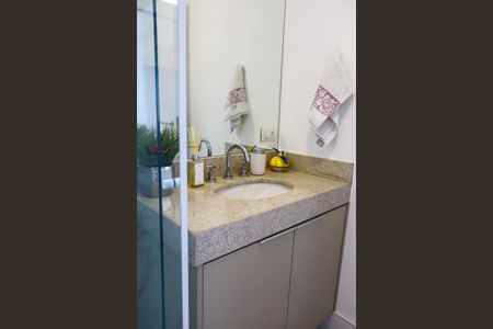 Apartamento à venda com 254m², 4 quartos e 4 vagasBanheiro da Suíte 2