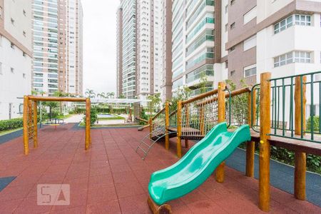 Apartamento à venda com 254m², 4 quartos e 4 vagasÁrea comum - Playground