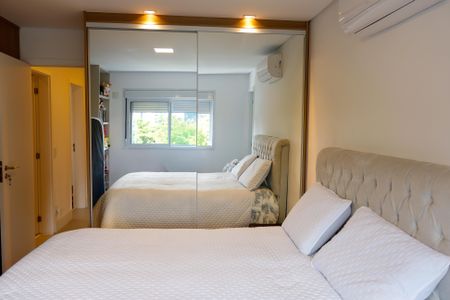 Apartamento à venda com 254m², 4 quartos e 4 vagasQuarto 2 - Suíte