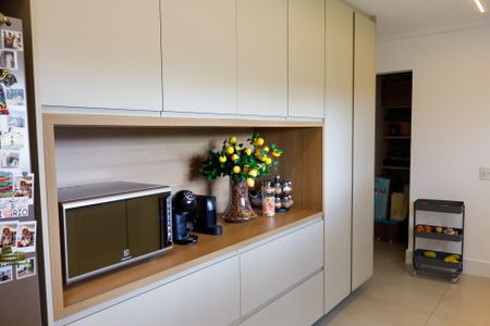 Apartamento à venda com 254m², 4 quartos e 4 vagasCozinha