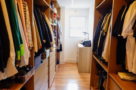 Apartamento à venda com 254m², 4 quartos e 4 vagasCloset da suíte 4