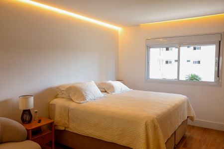 Apartamento à venda com 254m², 4 quartos e 4 vagasQuarto 4 - Suíte