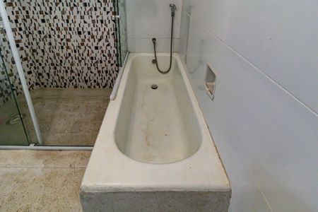 Casa para alugar com 400m², 4 quartos e 5 vagas Casa para alugar com 400m², 4 quartos e 5 vagasBanheiro social