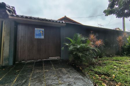 Casa à venda com 120m², 2 quartos e 1 vaga Casa à venda com 120m², 2 quartos e 1 vagaFachada