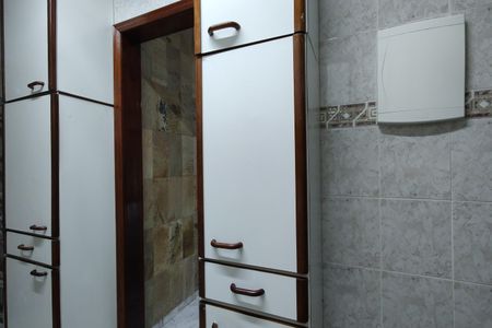 Casa à venda com 120m², 2 quartos e 1 vaga Casa à venda com 120m², 2 quartos e 1 vagaCozinha - Armários