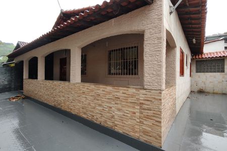 Casa à venda com 120m², 2 quartos e 1 vaga Casa à venda com 120m², 2 quartos e 1 vagaFachada