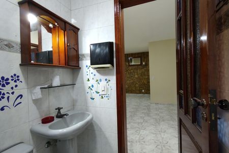 Casa à venda com 120m², 2 quartos e 1 vaga Casa à venda com 120m², 2 quartos e 1 vagaBanheiro Social